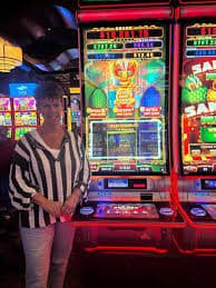 Slot machine games and casino-style entertainment on 777jl